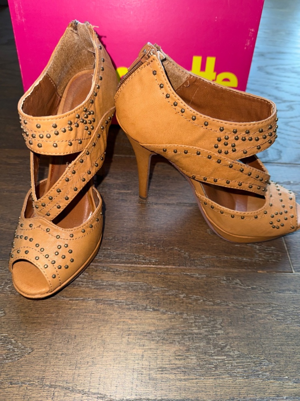 Charlotte Russe Studded Peep Toe Platform Heels Tan Camel Size 6 Zip Back